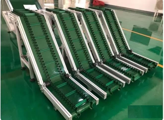 河南Z型裙邊皮帶輸送機(jī)